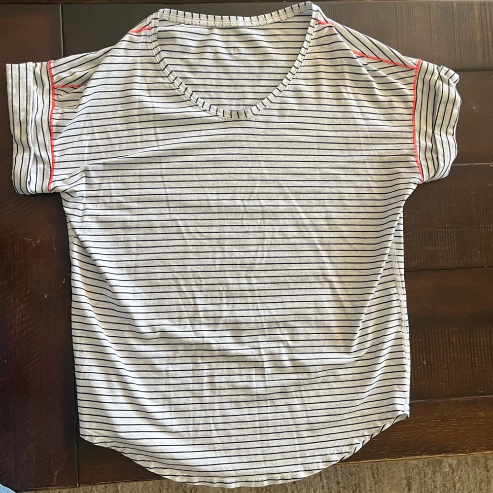 Striped Lululemon Tee. Size S-M
